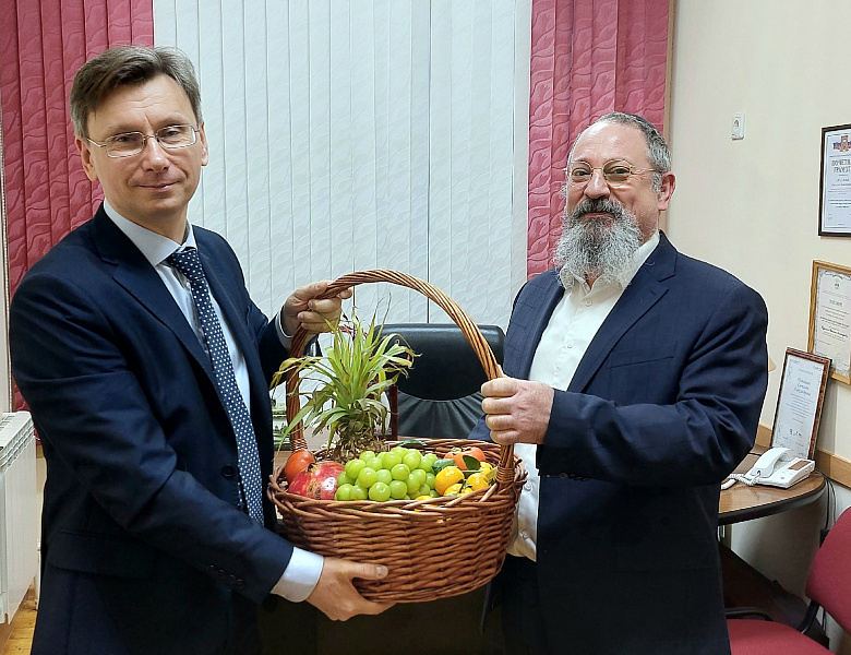 Поздравляем С Днём рождения, раввина города Оренбурга и Оренбургской области Гоэля Майерс