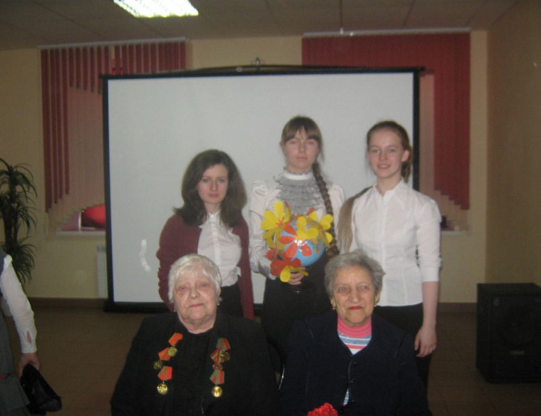 27 января в школе прошли мероприятия , посвящённые Международному Дню памяти жертв Холокоста и 70-летию снятия блокады Ленинграда