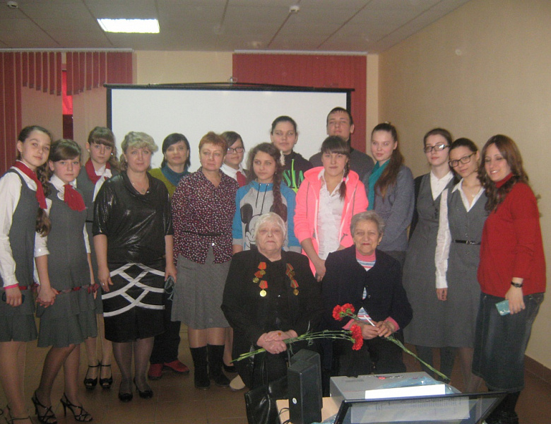 27 января в школе прошли мероприятия , посвящённые Международному Дню памяти жертв Холокоста и 70-летию снятия блокады Ленинграда