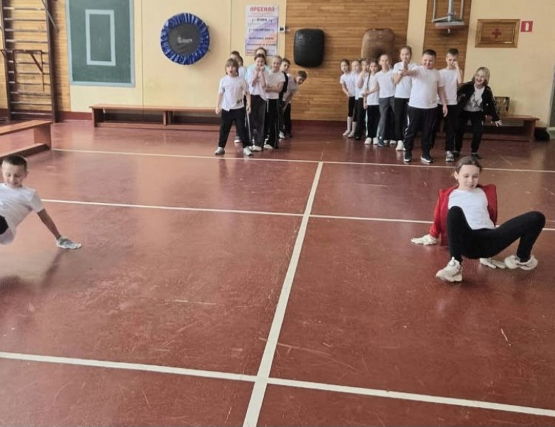 Спортивные соревнования, посвященные празднику Ту би-Шват, прошли в начальной школе
